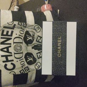 Chanel Limited Edition Gift box with ribbon 🎗️ New!